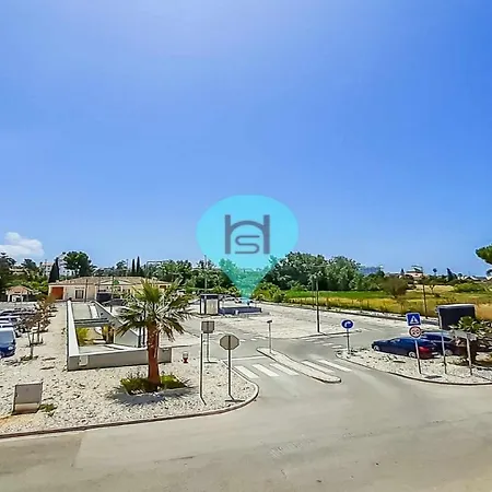 Fabuloso três quartos Marina Sol Apartamento